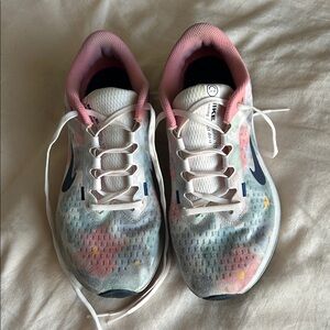 Nike Winflo 10 Size 9